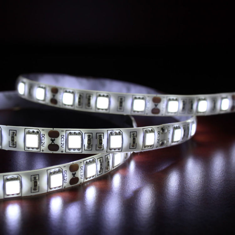 Alles COMMEL LED traka 405-105 5 m