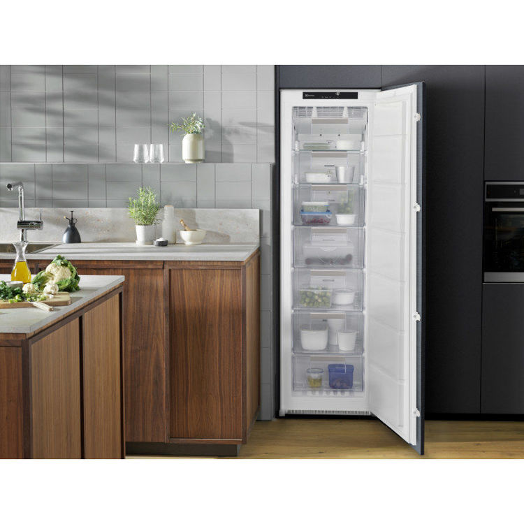 Alles ELECTROLUX zamrzivač ugradbeni LUT6NF18S