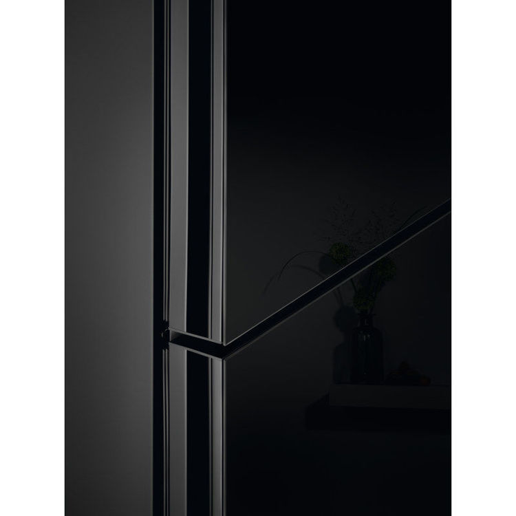 Alles ELECTROLUX hladnjak kombinirani LNT7ME36K2