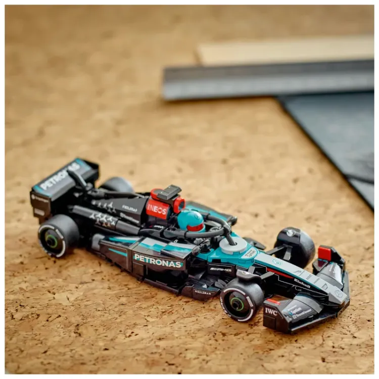 Alles LEGO SPEED CHAMPIONS trkaći automobil Mercedes-AMG PETRONAS F1 W15