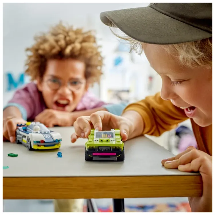 Alles LEGO CITY utrka policijskog i sportskog auta