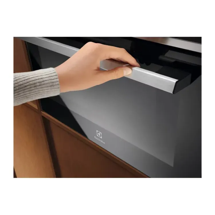 Alles ELECTROLUX pećnica ugradbena EVM8E09X