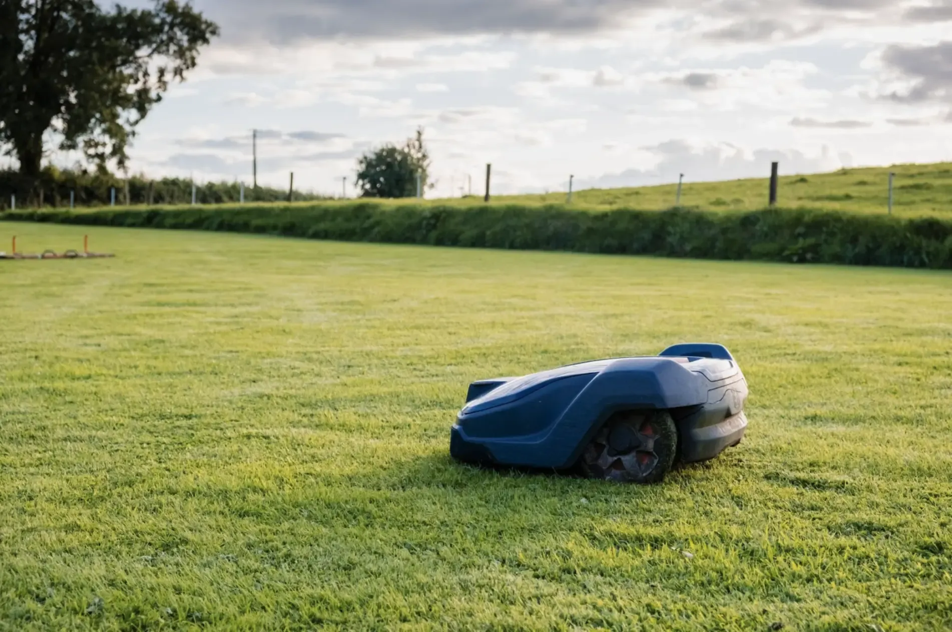 robotska-kosilica-za-vece-travnjake